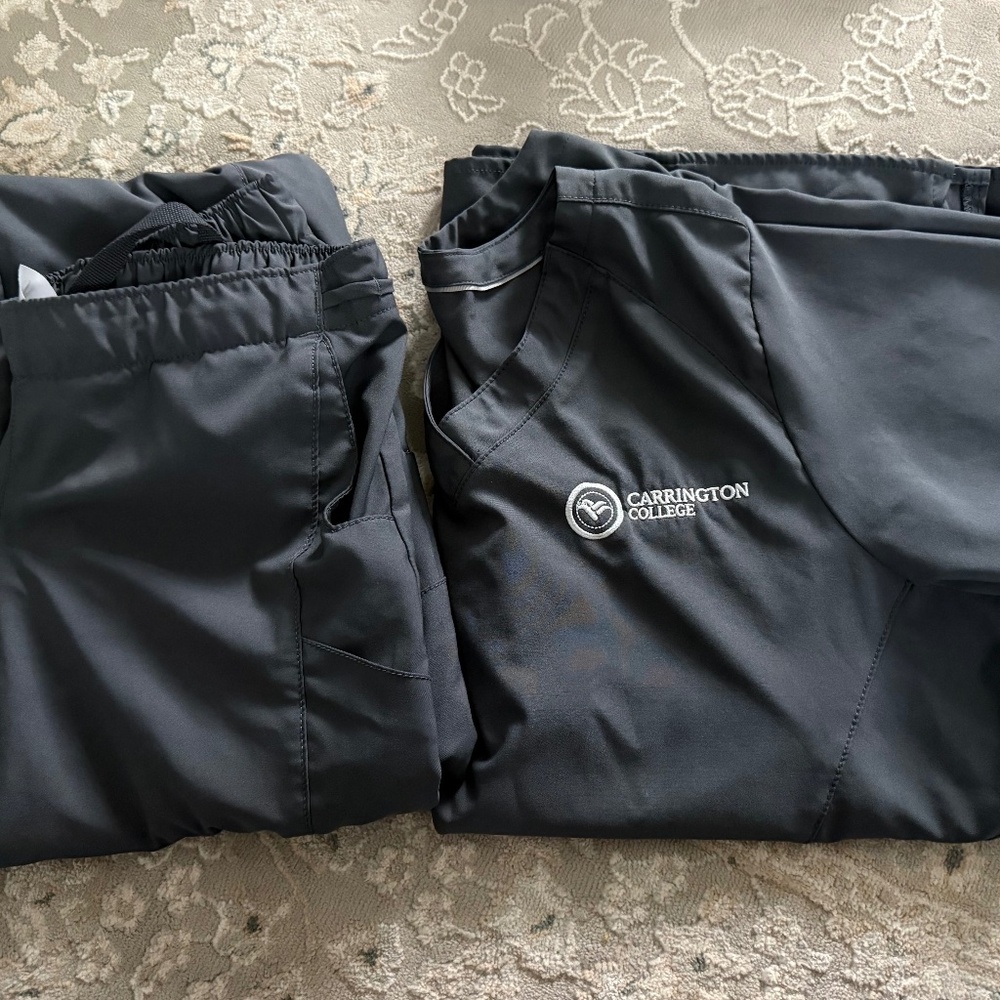 Carrington College scrubs 1 set gray